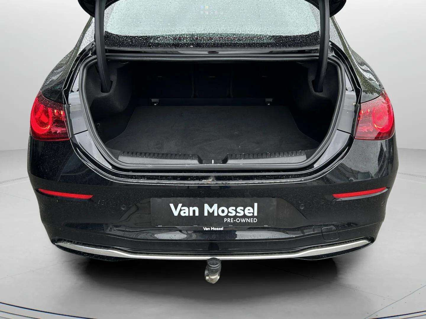 Sort Mercedes CLA250+ fra 2025