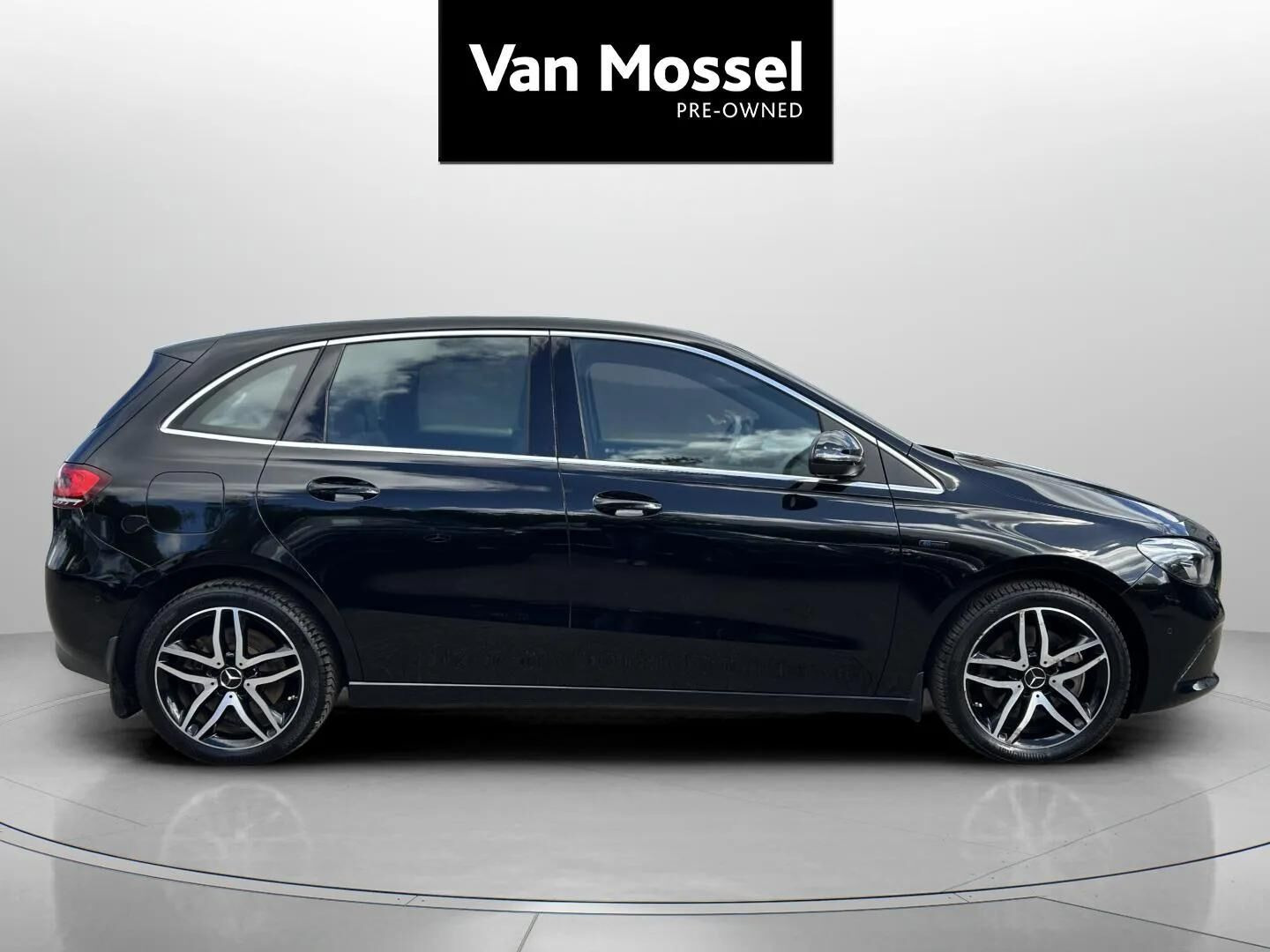 Sort Mercedes B250 e fra 2021
