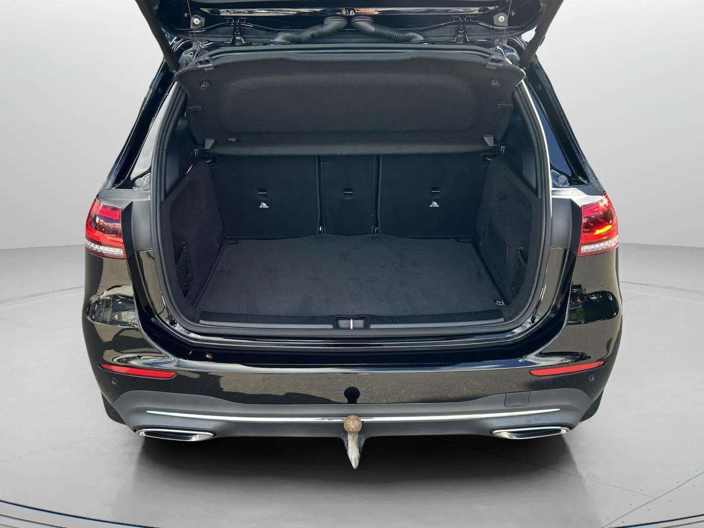 Sort Mercedes B250 e fra 2021