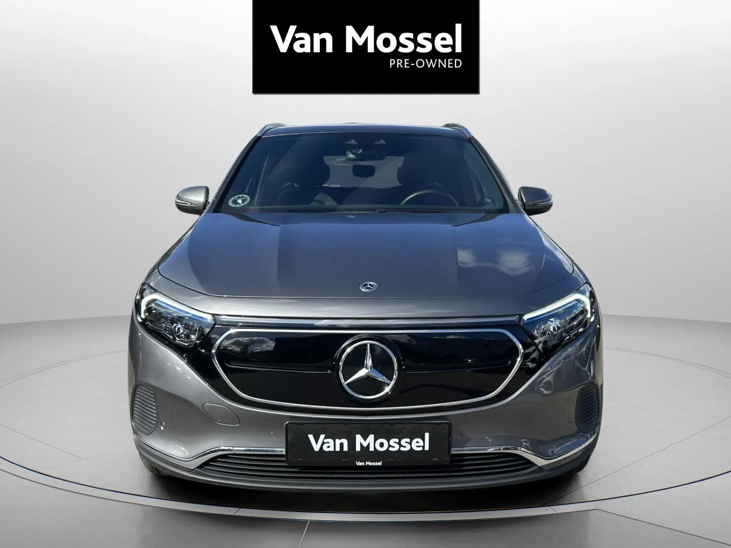 Grå Mercedes EQA250 fra 2023