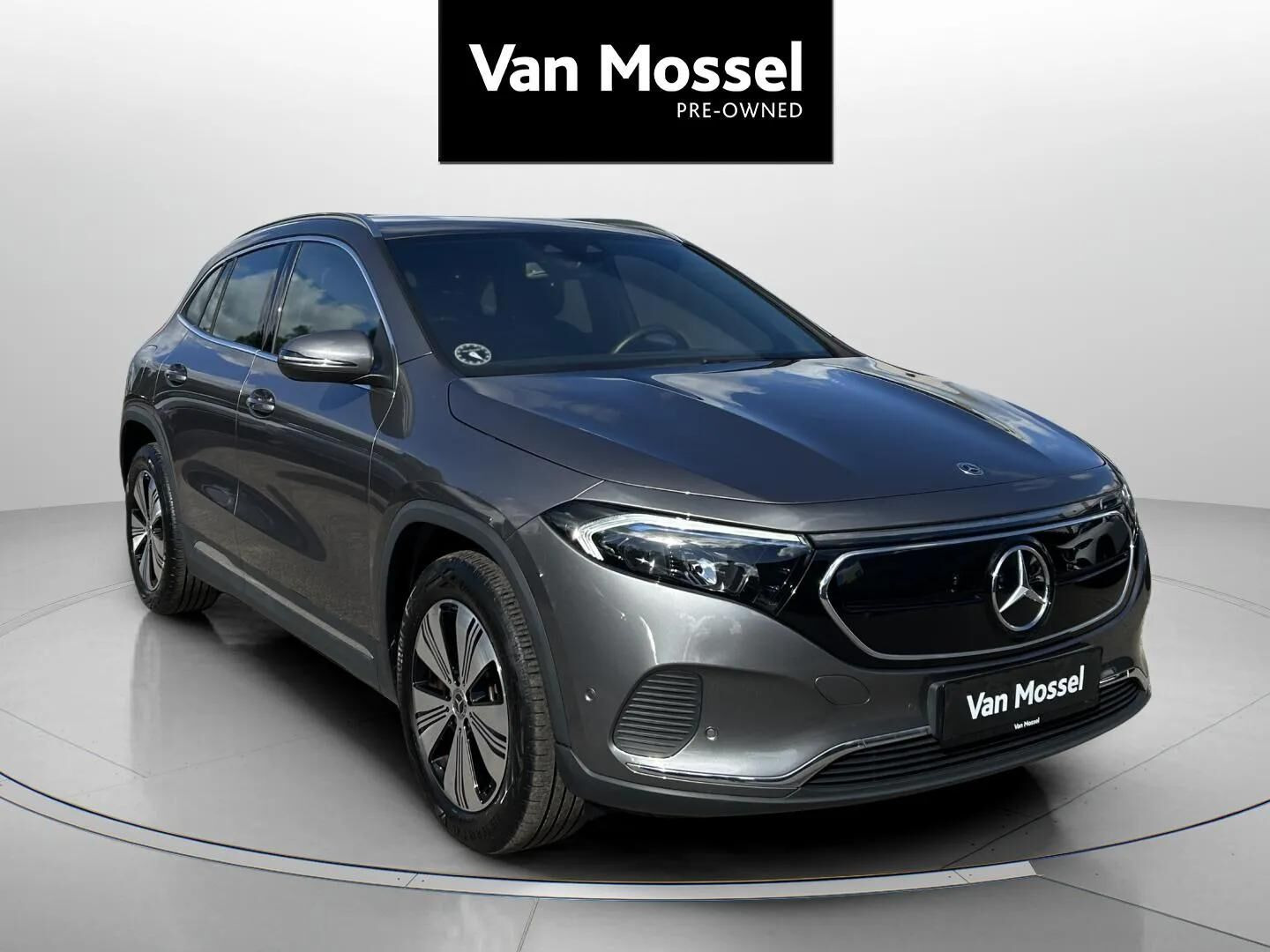 Grå Mercedes EQA250 fra 2023