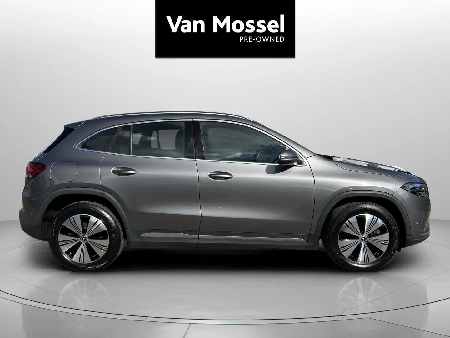 Grå Mercedes EQA250 fra 2023