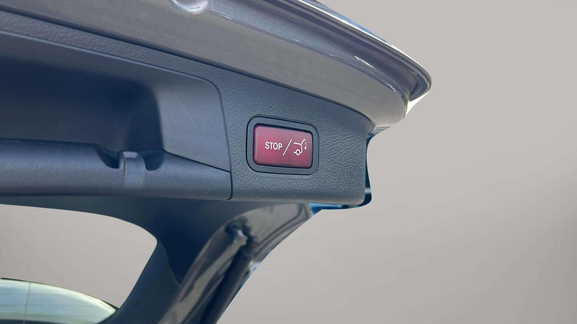 Grå Mercedes EQA250 fra 2023