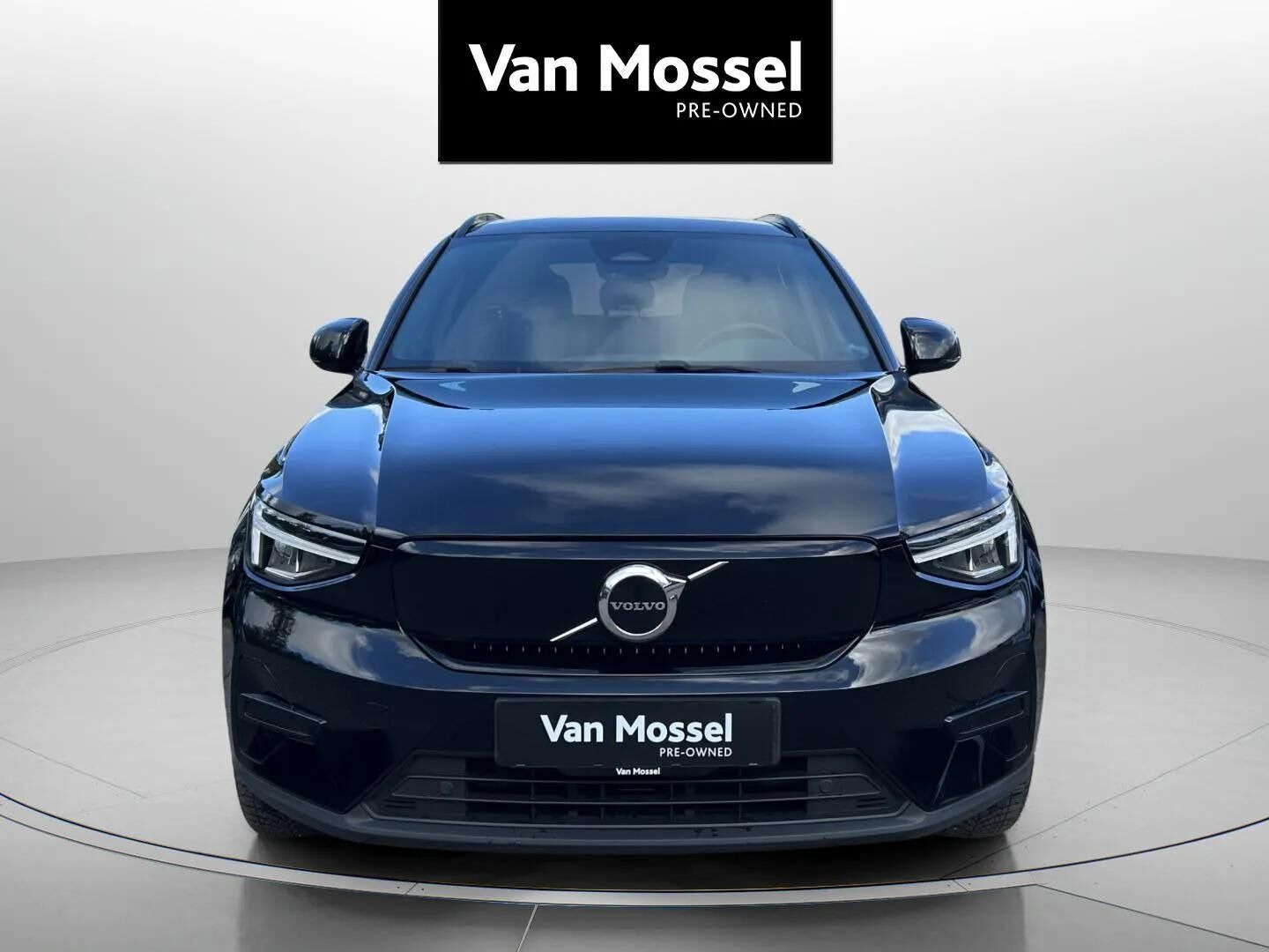 Sort Volvo XC40 fra 2023