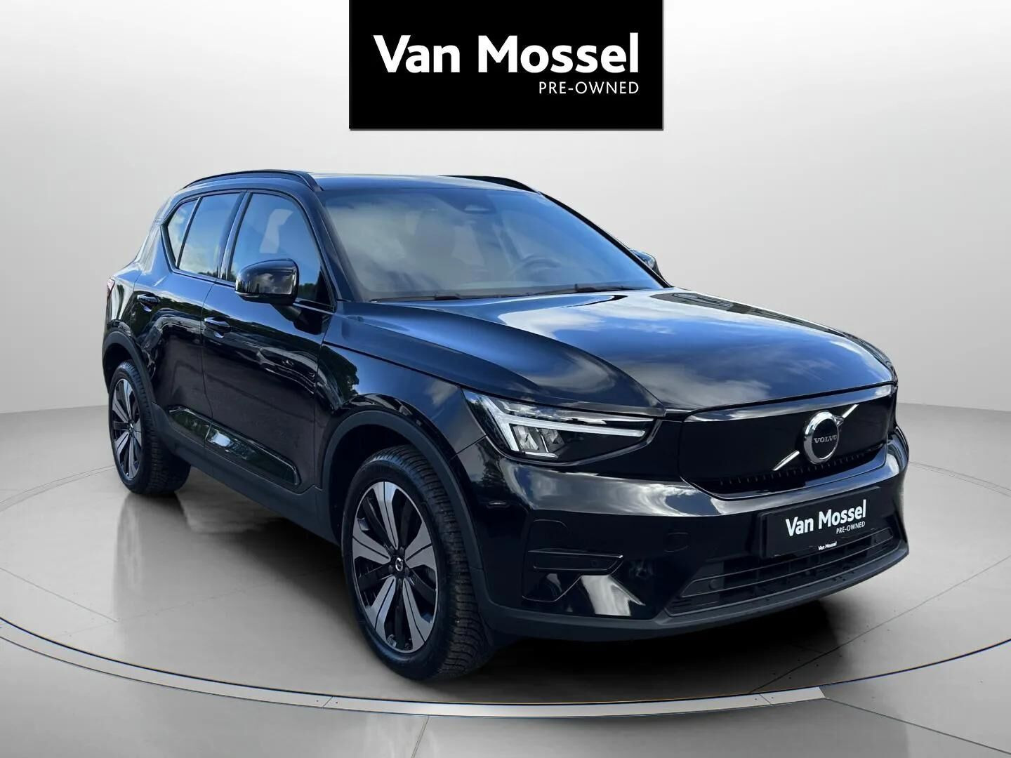Sort Volvo XC40 fra 2023