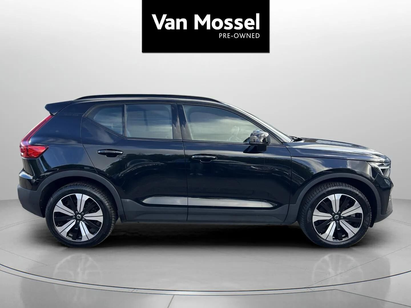 Sort Volvo XC40 fra 2023