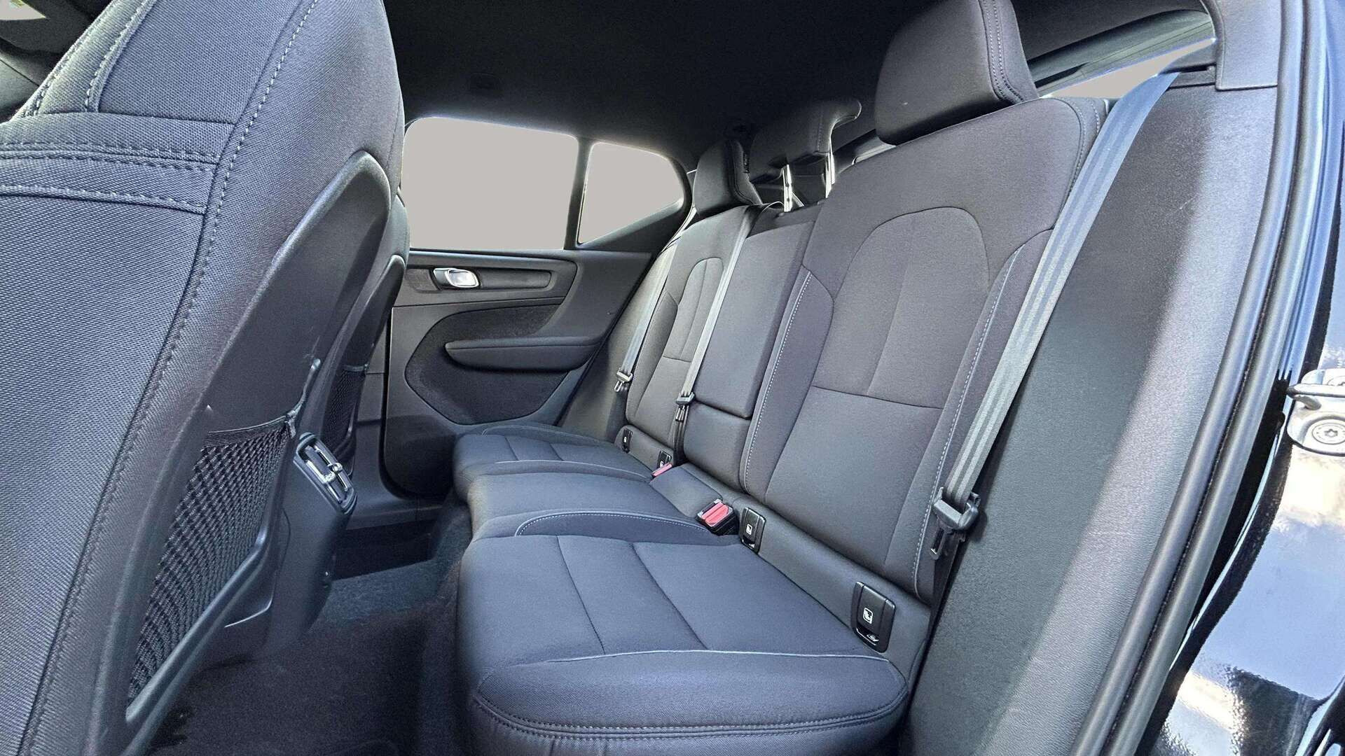 Sort Volvo XC40 fra 2023