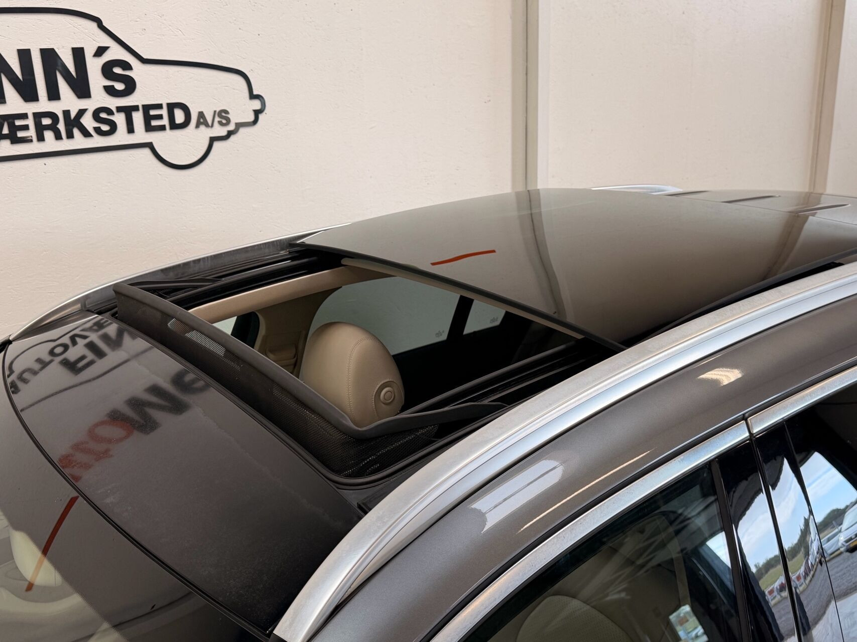 Grå Mercedes GLC220 d fra 2018