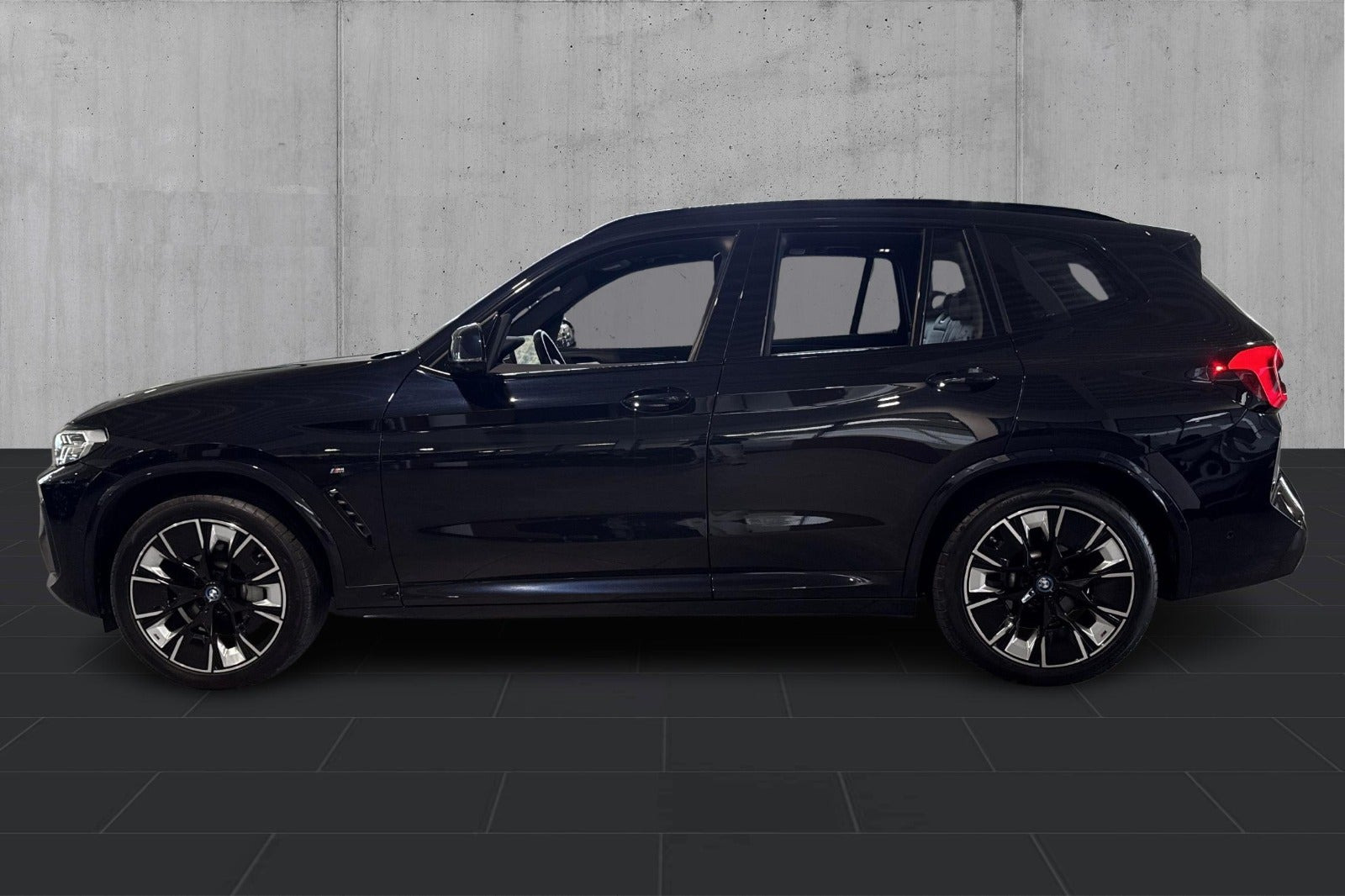 Sort BMW iX3 fra 2023