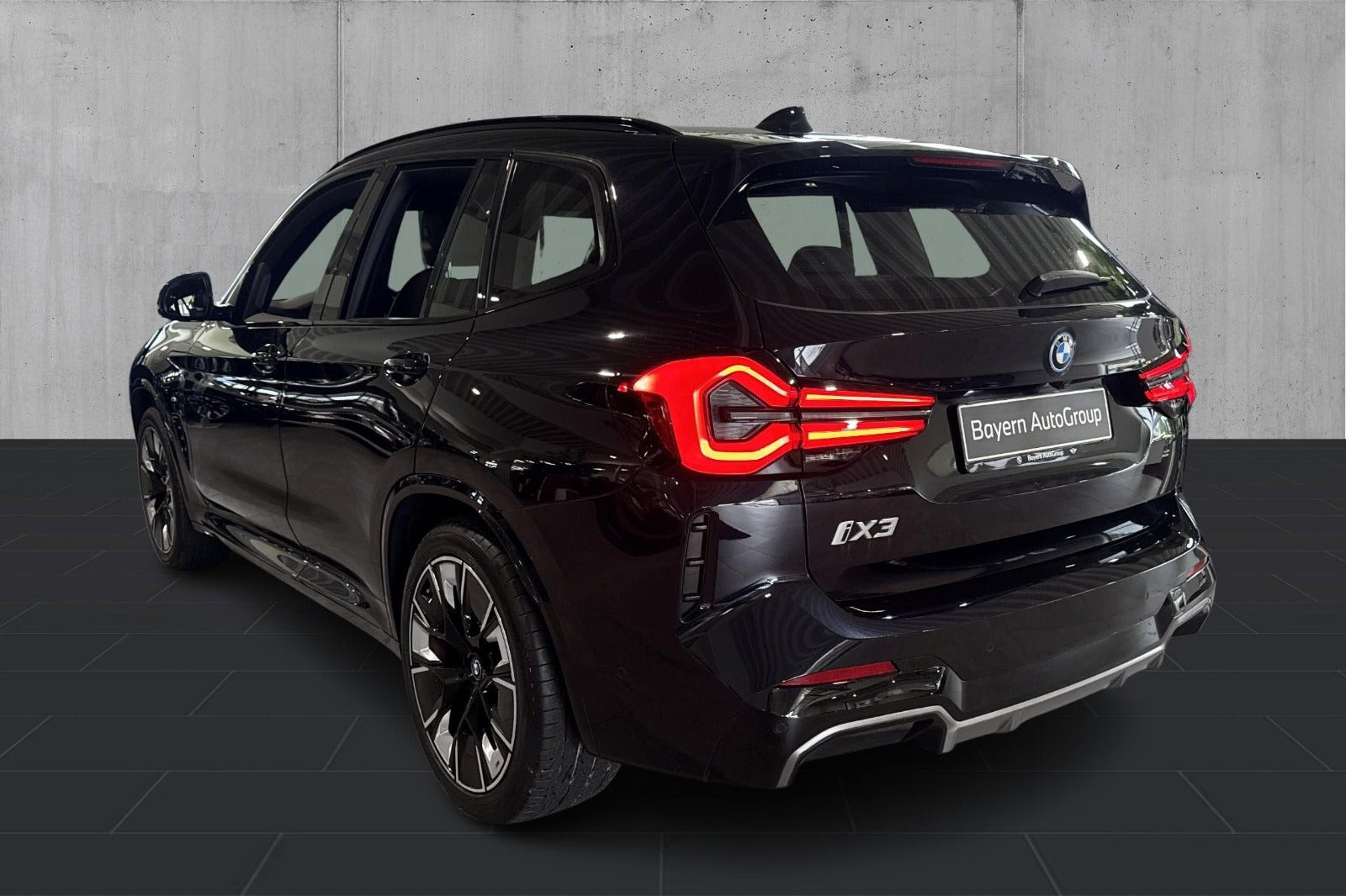 Sort BMW iX3 fra 2023