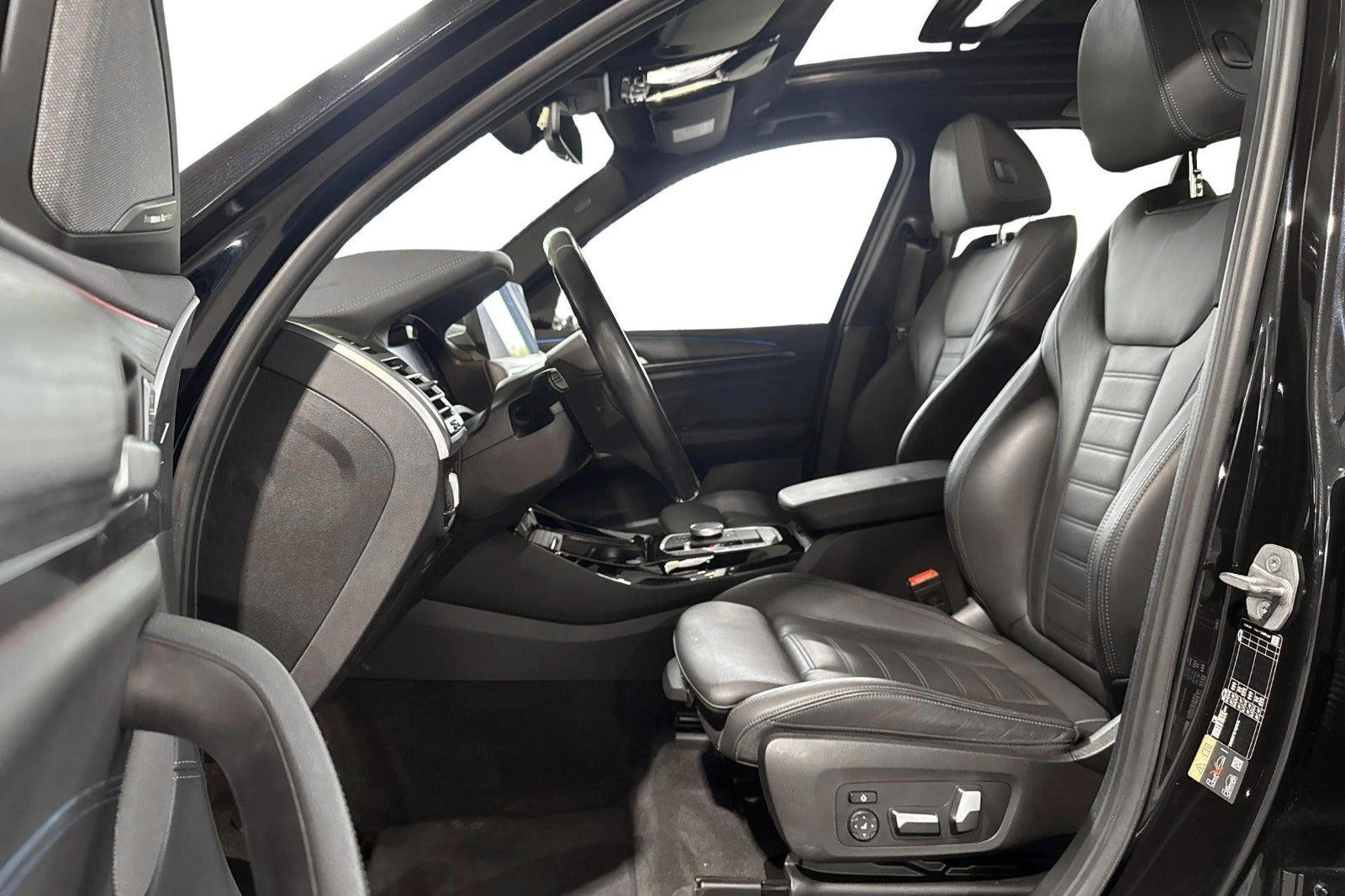 Sort BMW iX3 fra 2023