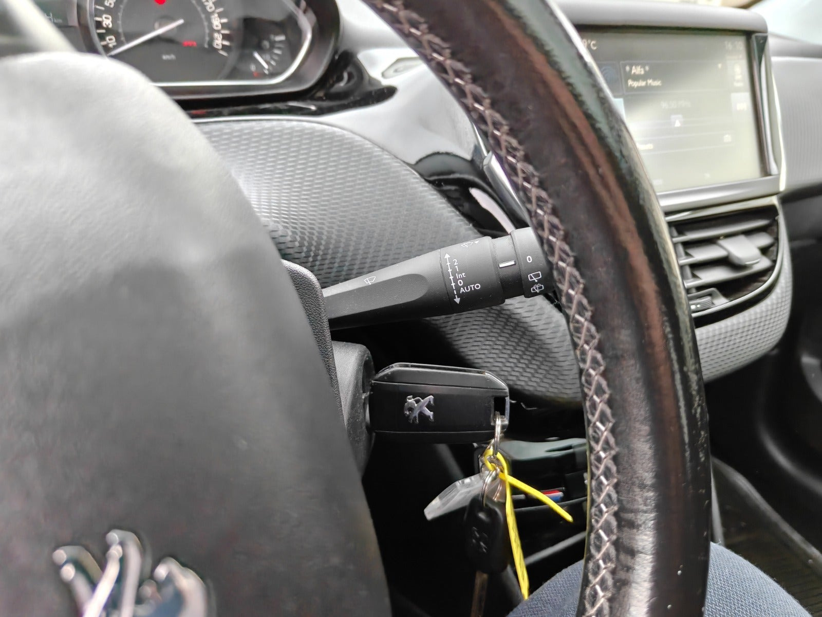undefined Peugeot 208 fra 2014