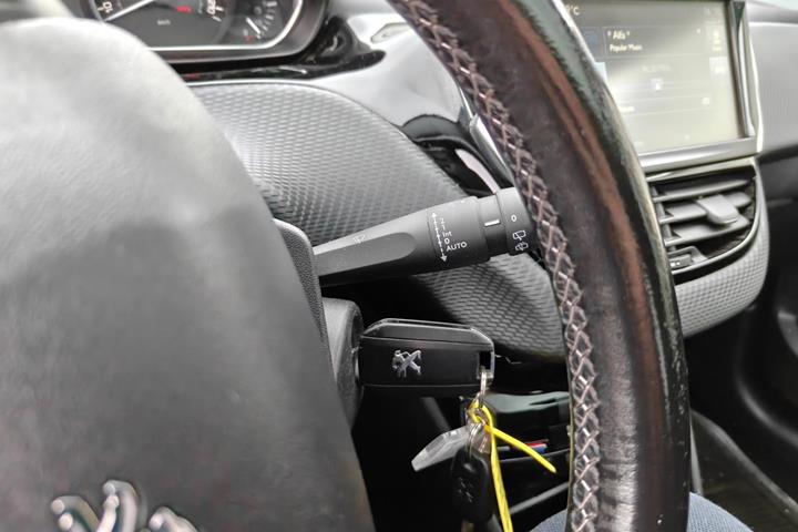 undefined Peugeot 208 fra 2014