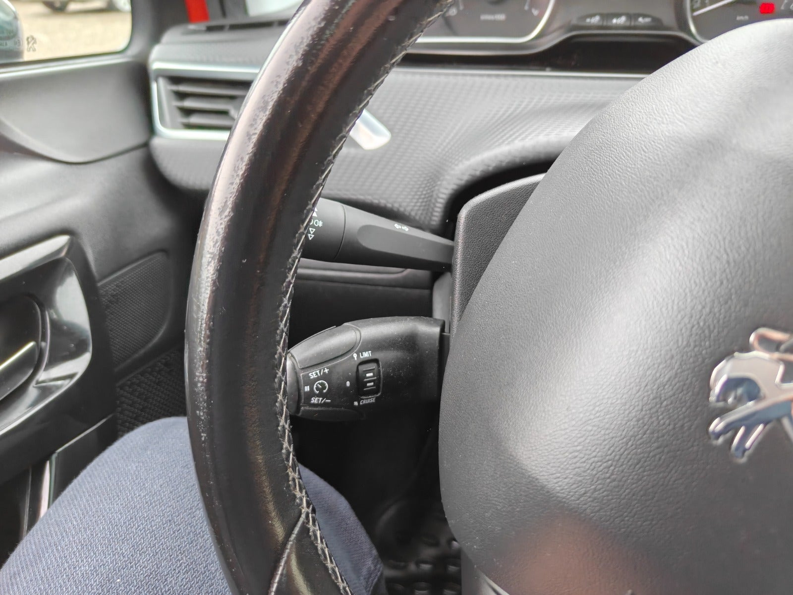 undefined Peugeot 208 fra 2014