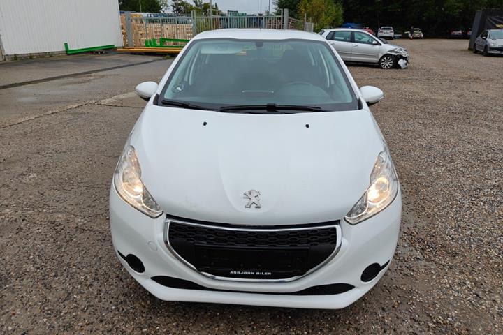 Gul Peugeot 208 fra 2014