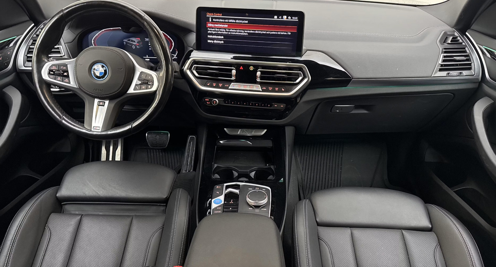 Orange BMW iX3 fra 2023