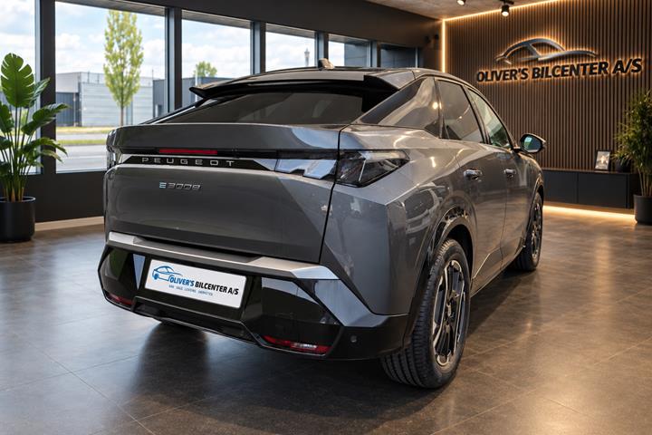 Sort Peugeot e-3008 fra 2025