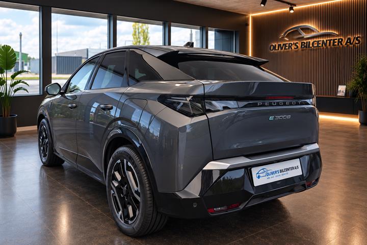 Sort Peugeot e-3008 fra 2025
