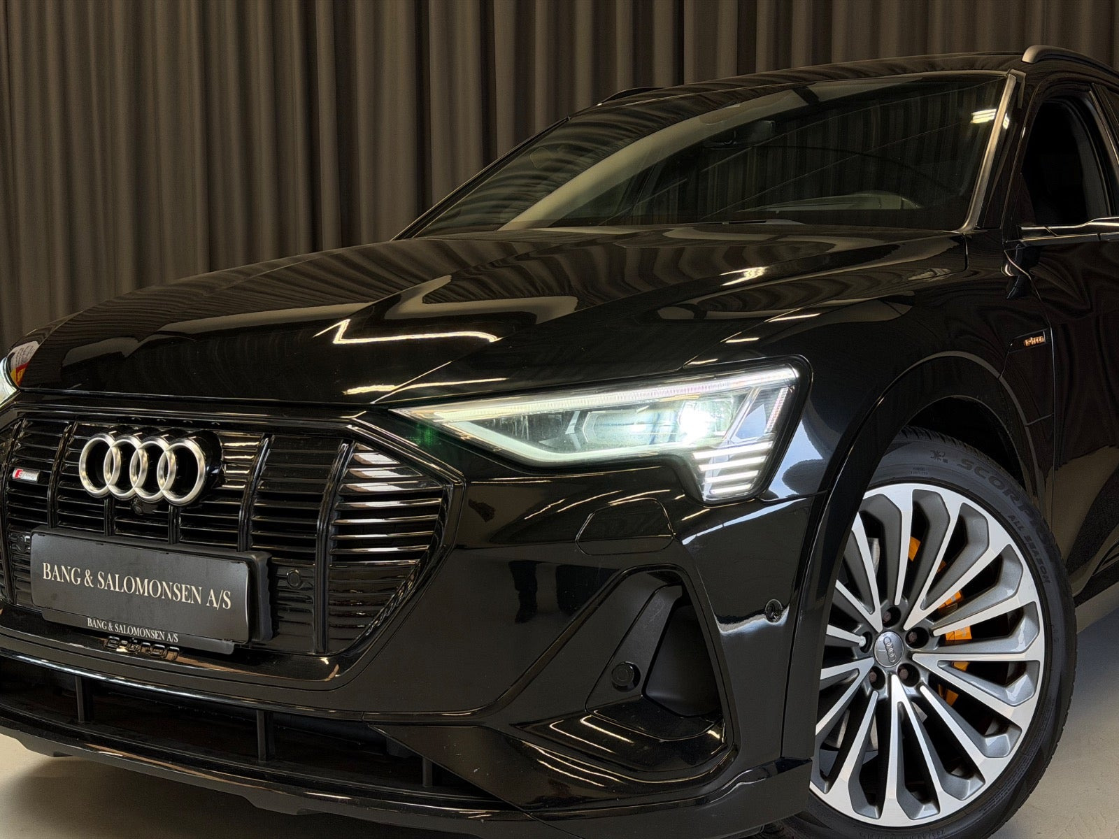 Sort Audi e-tron fra 2020