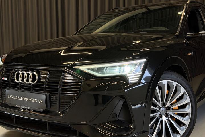 Sort Audi e-tron fra 2020