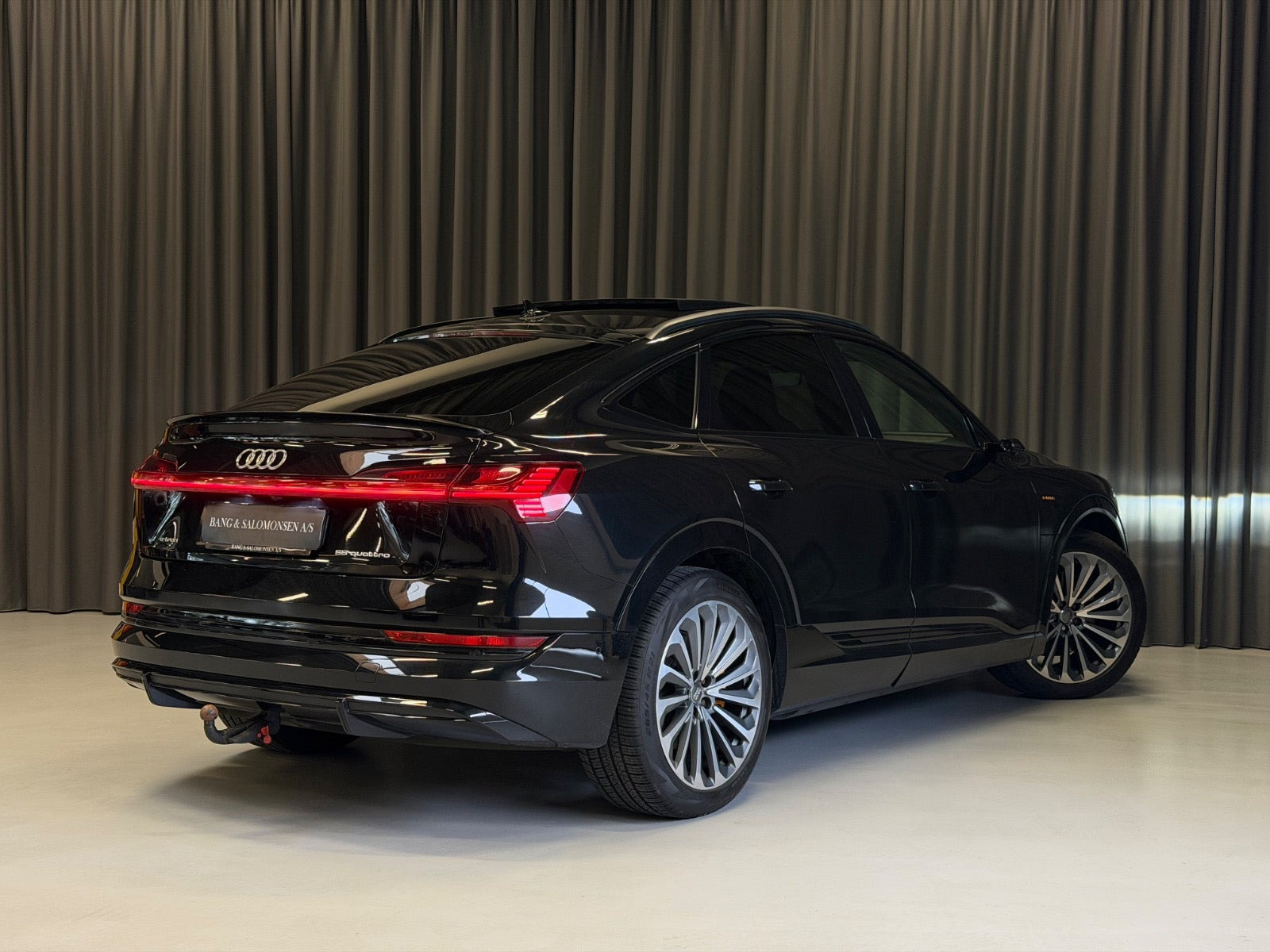 Sort Audi e-tron fra 2020