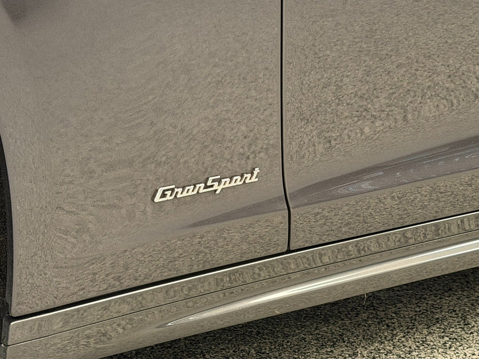 Grå Maserati Ghibli fra 2018