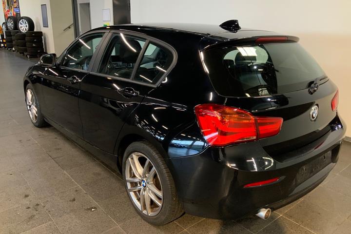 Sort BMW 118d fra 2017
