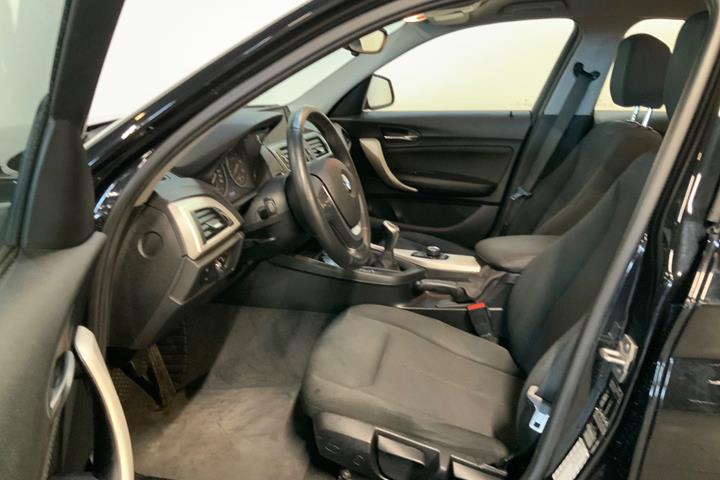 Sort BMW 118d fra 2017
