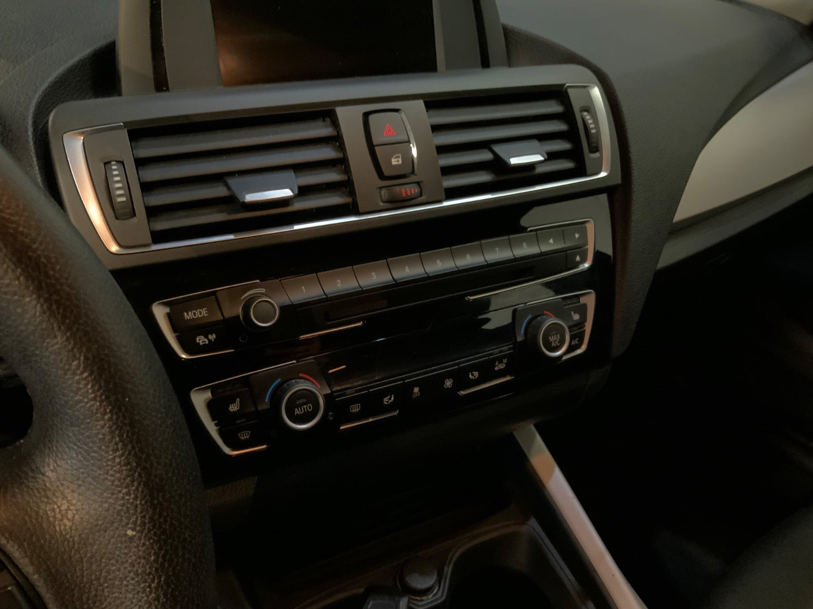 Sort BMW 118d fra 2017