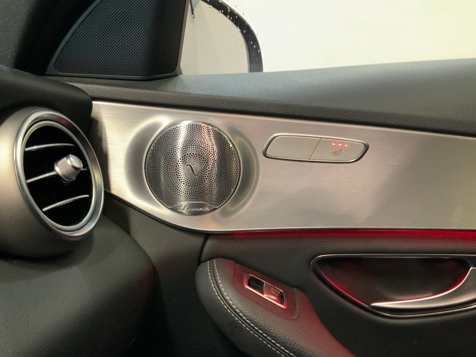 Grøn Mercedes C300 fra 2020