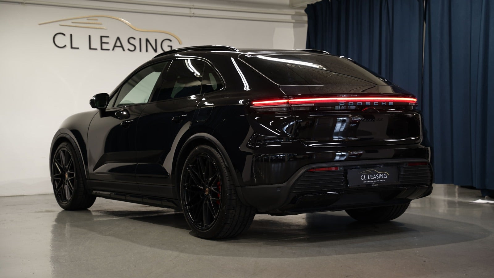 Sort Porsche Macan 4S fra 2024