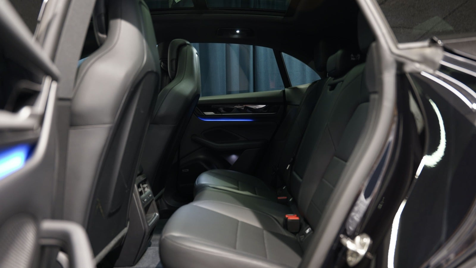 Sort Porsche Macan 4S fra 2024