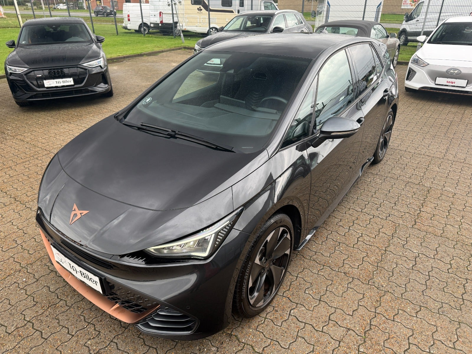 Grå Cupra Born fra 2023