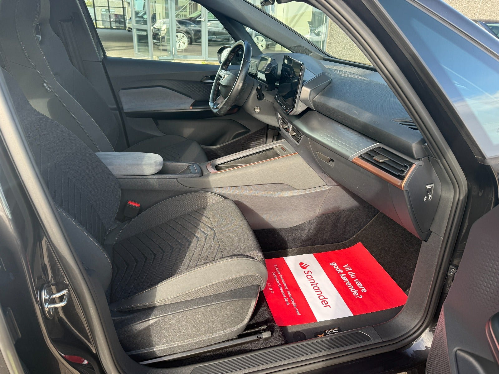 Grå Cupra Born fra 2023