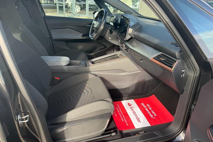 Grå Cupra Born fra 2023