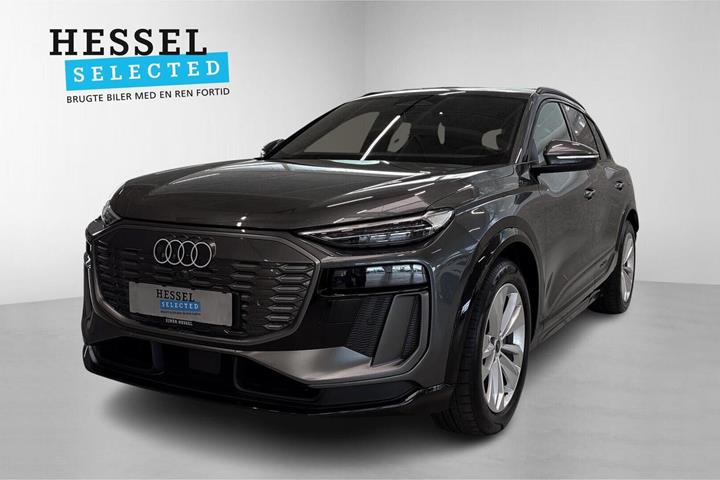Grå Audi Q6 e-tron fra 2025
