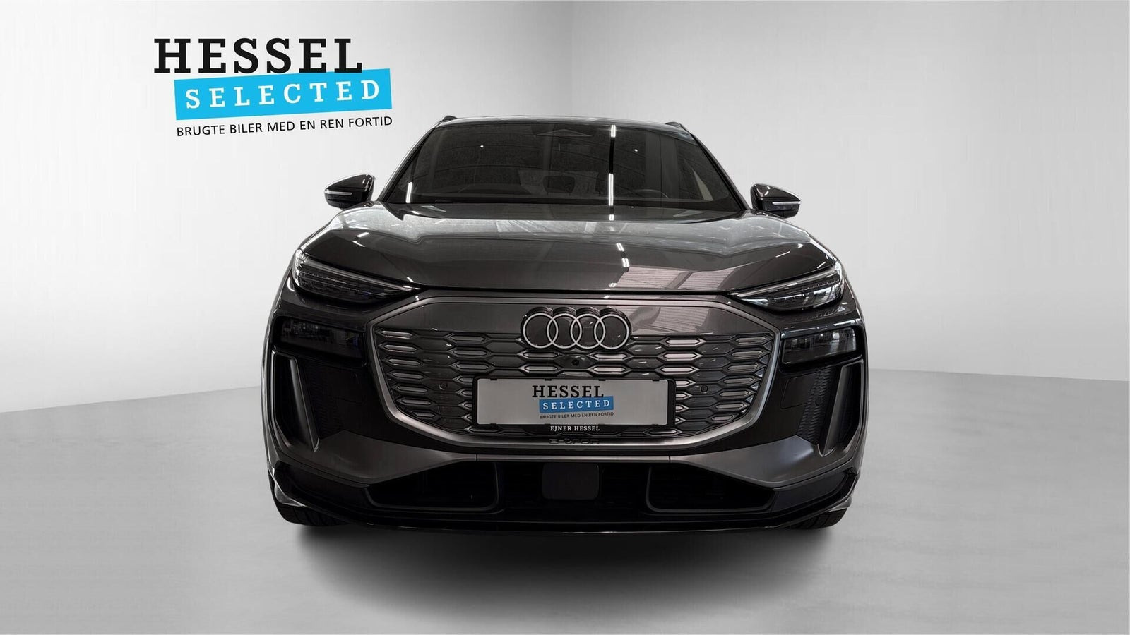 Grå Audi Q6 e-tron fra 2025