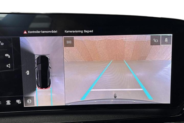 Grå Audi Q6 e-tron fra 2025