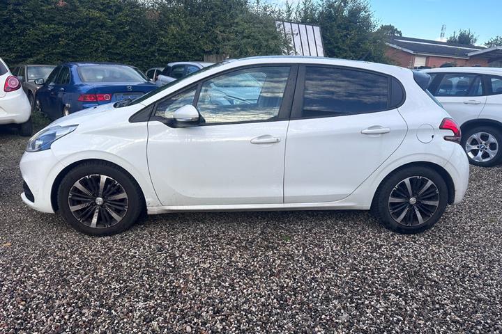 undefined Peugeot 208 fra 2016