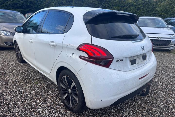 undefined Peugeot 208 fra 2016