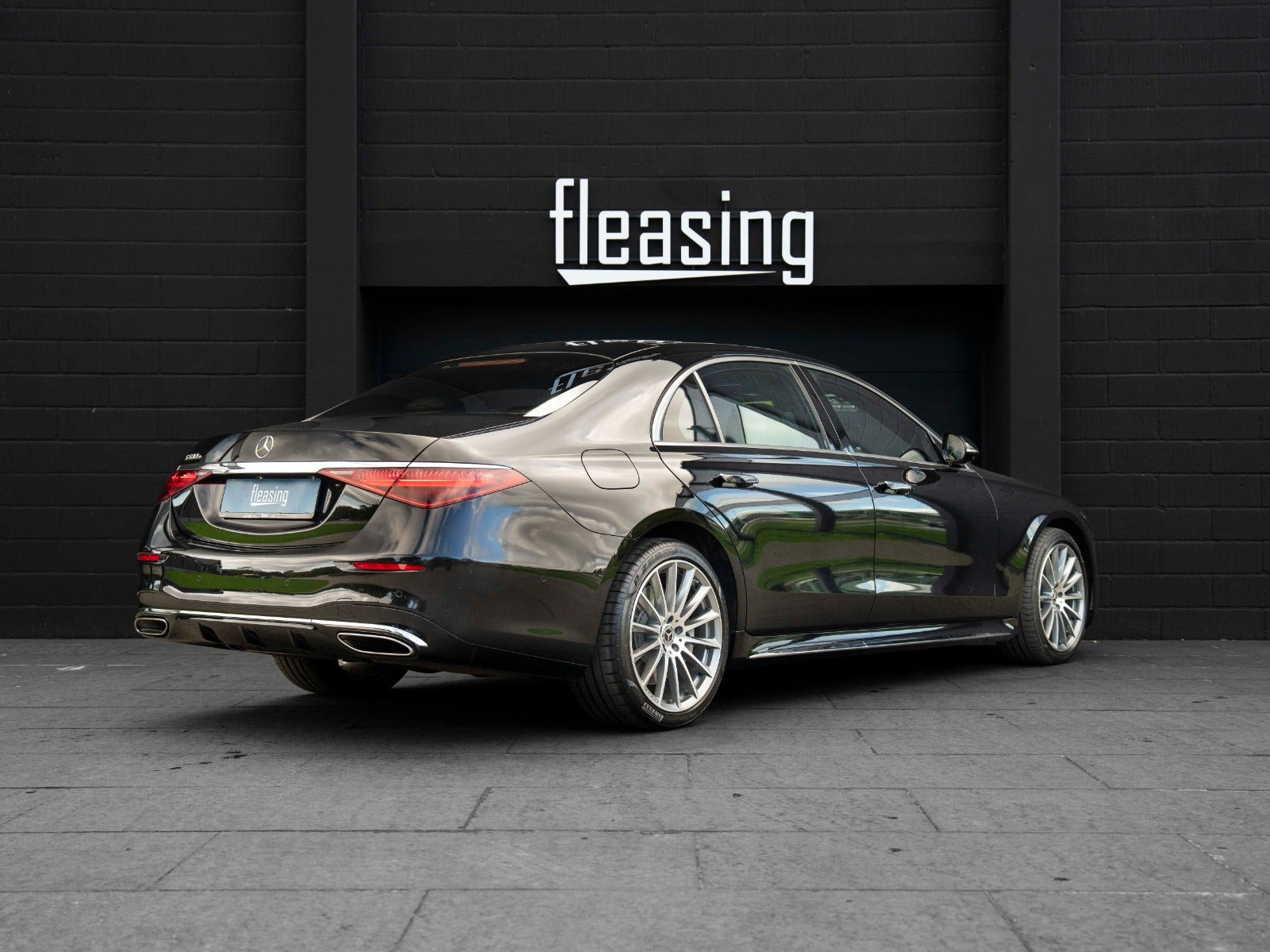 Sort Mercedes S580 e fra 2022
