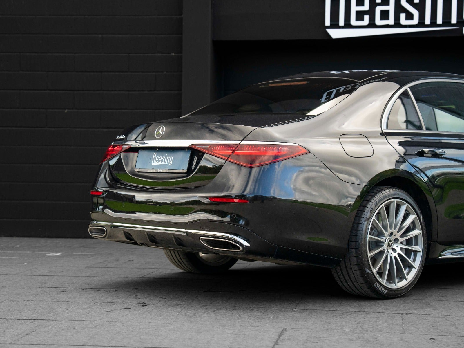 Sort Mercedes S580 e fra 2022