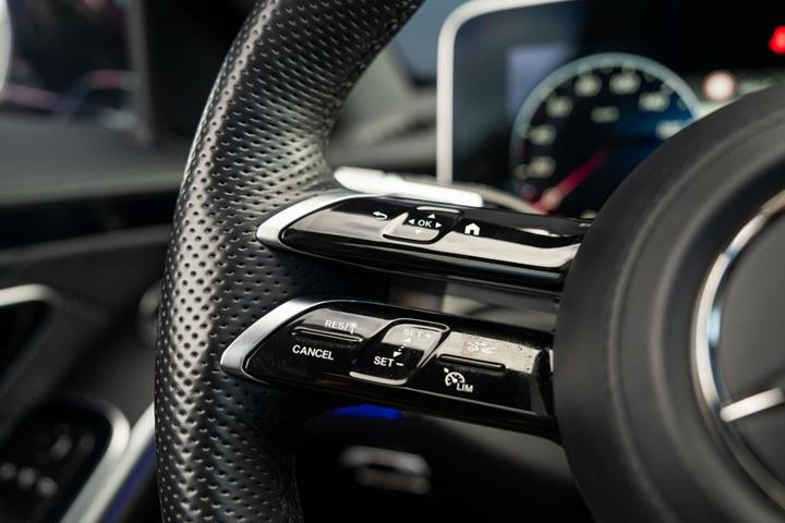 Sort Mercedes S580 e fra 2022