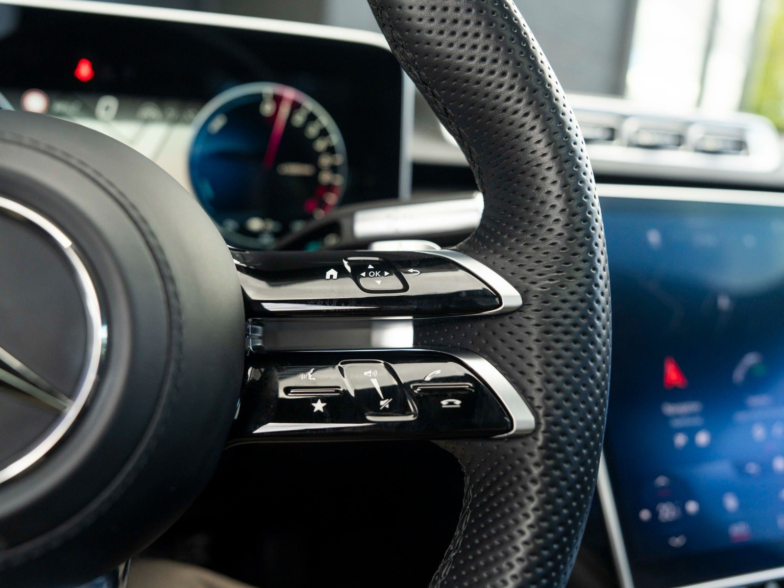 Sort Mercedes S580 e fra 2022