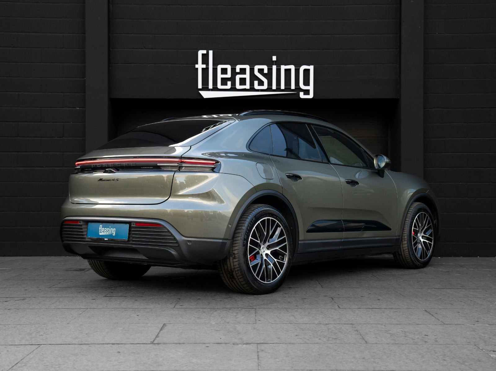 Grøn Porsche Macan 4S fra 2025