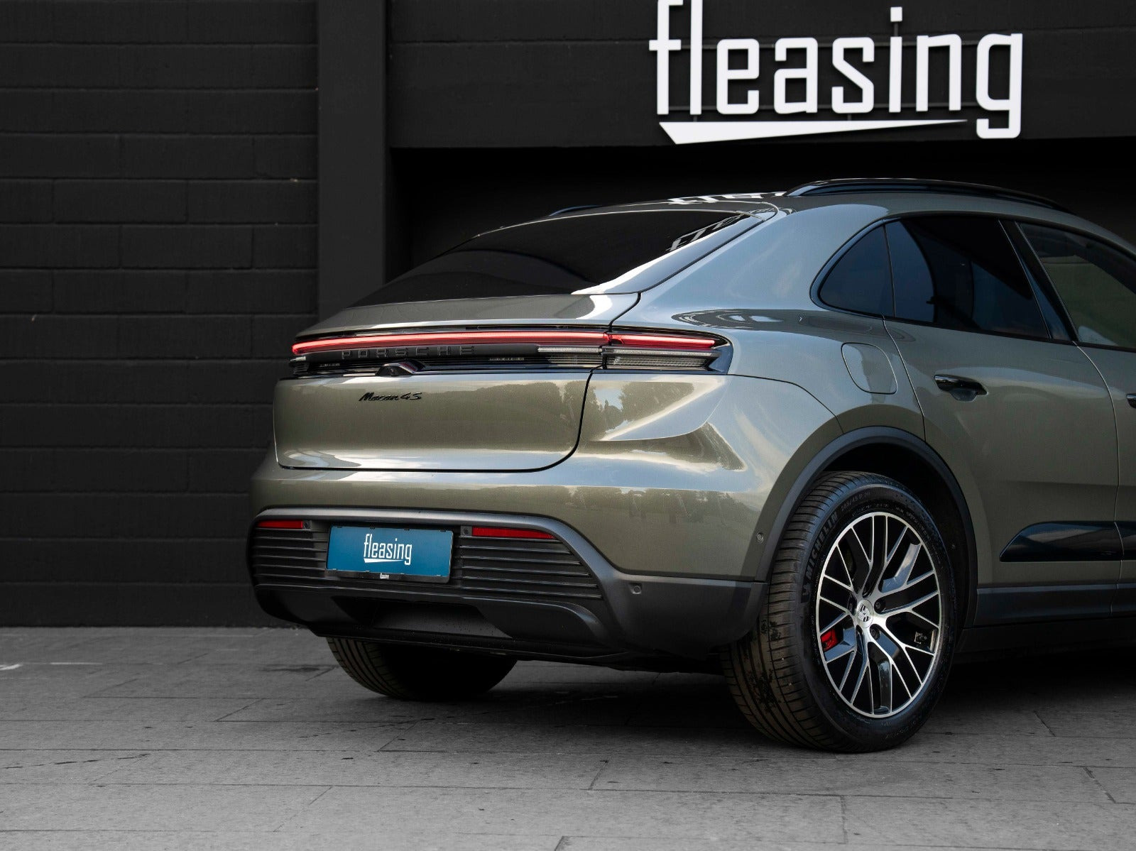 Grøn Porsche Macan 4S fra 2025