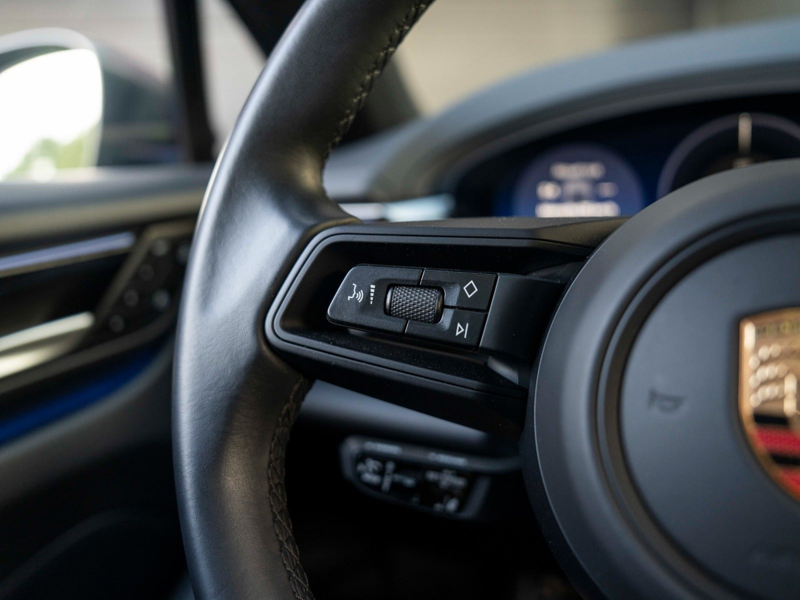 Grøn Porsche Macan 4S fra 2025