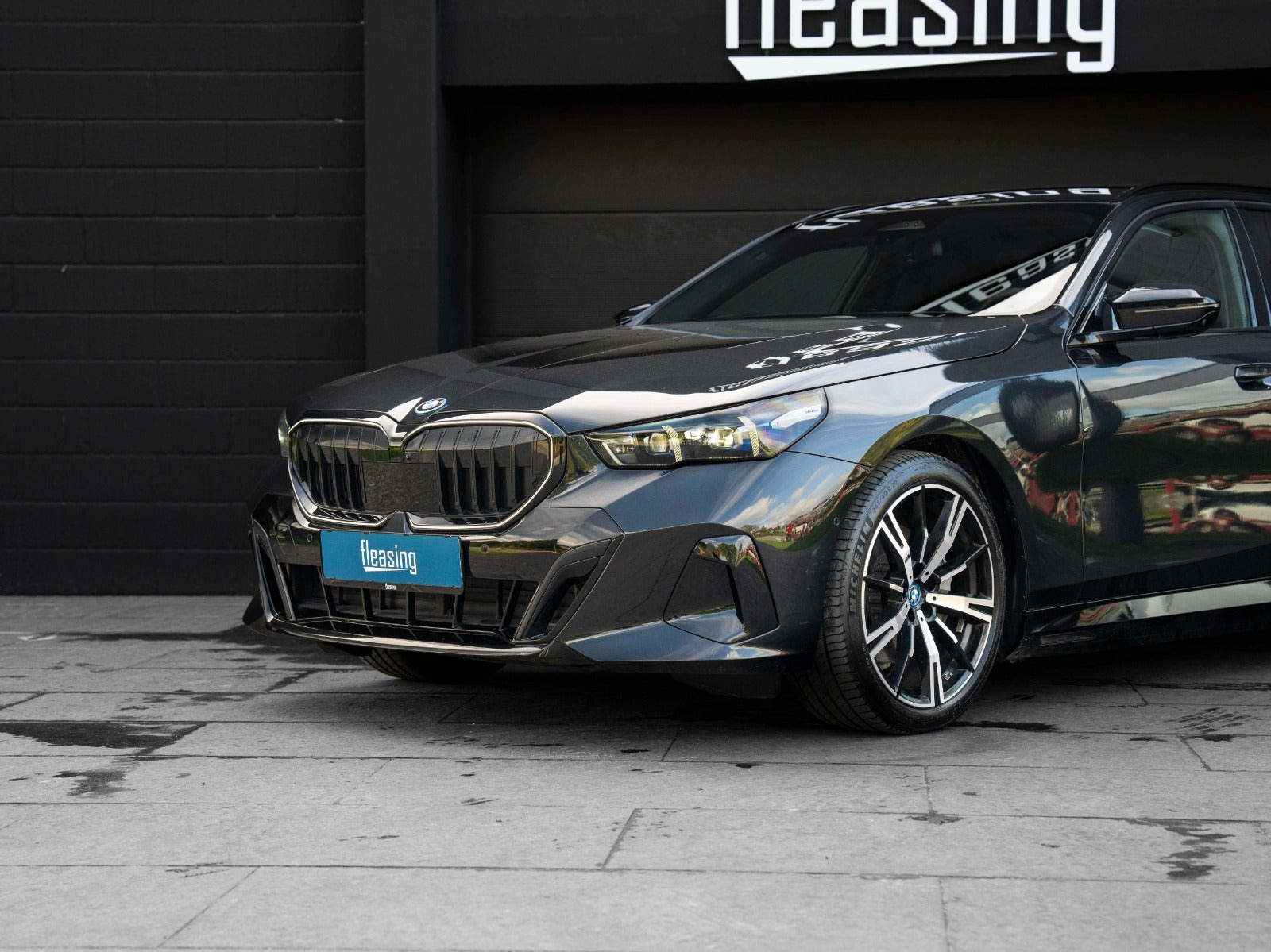 Sort BMW i5 fra 2024