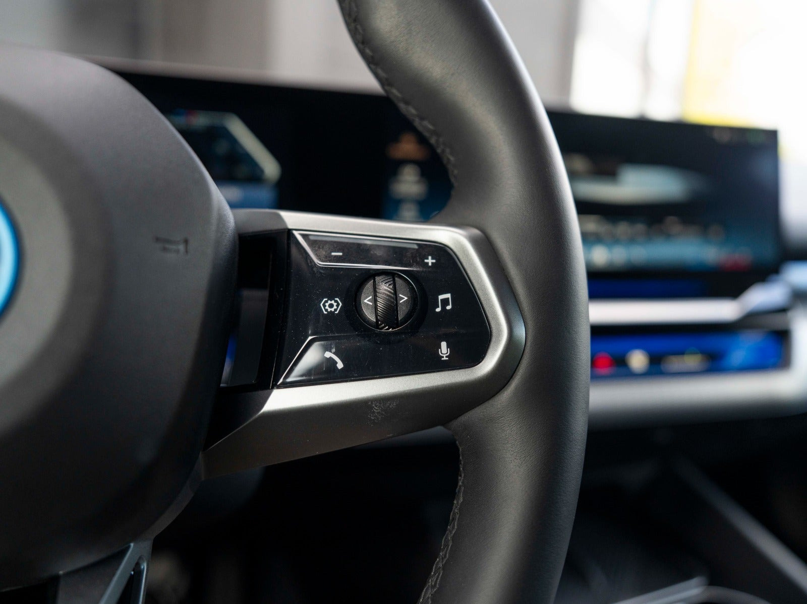 Sort BMW i5 fra 2024