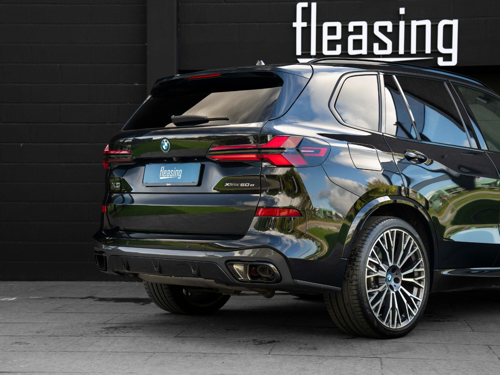 Sort BMW X5 fra 2023